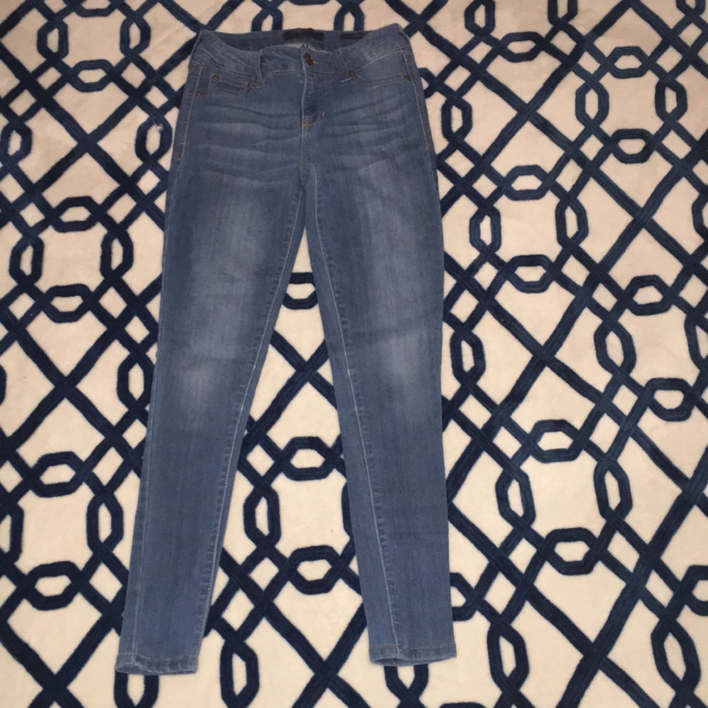 Mid rise ankle skinny jeans